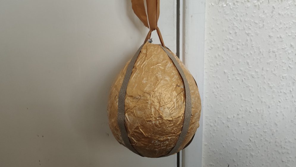 Monday Makes: Easter Egg Piñata