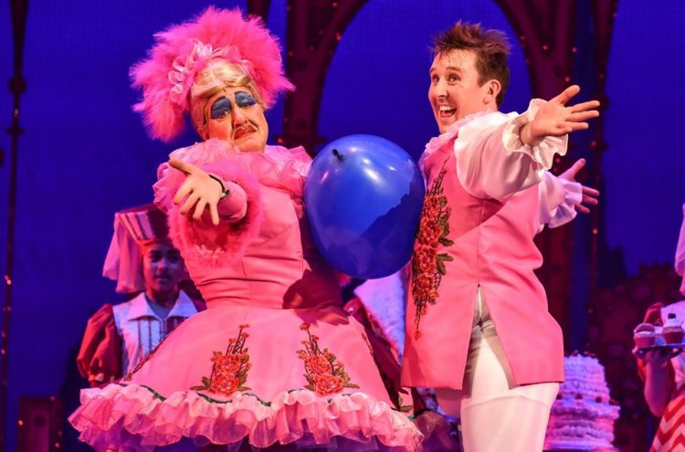 Iain Lauchlan and Craig Hollingsworth as Dame Nanny McWheeze and Muddles the Jester in Sleeping Beauty (2018/19) - credit Robert Day