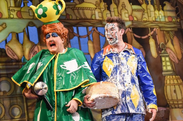 Iain Lauchlan and Craig Hollingsworth in Sleeping Beauty (2018/19) - credit Robert Day