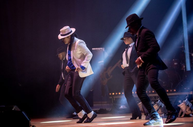 King of Pop -
Picture: Vernon Nash (_DF76234)