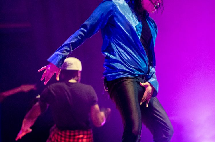 King of Pop -
Picture: Vernon Nash (_DF76351)
