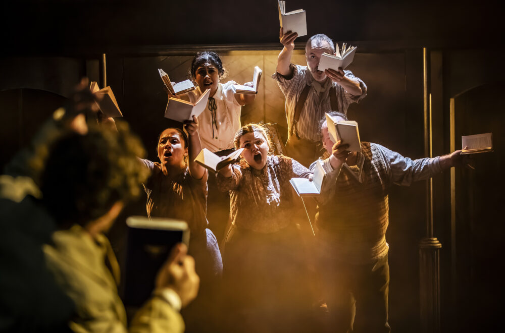 Photo of previous cast